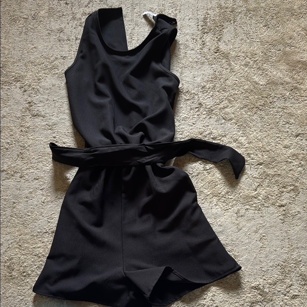 Elegant Black Sleeveless Dress